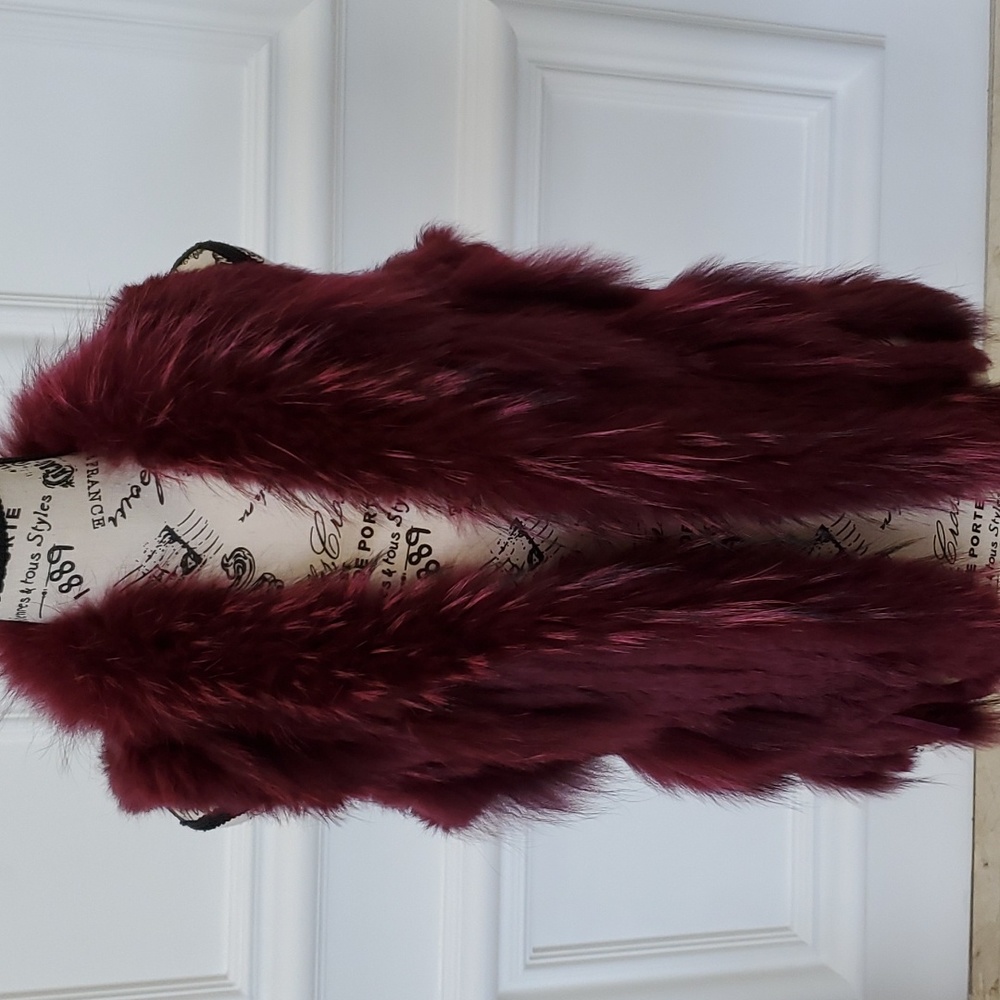 Tempo Paris Burgundy  Fur Vest